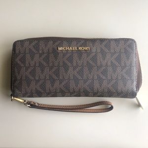 Michael Kors Wristlet